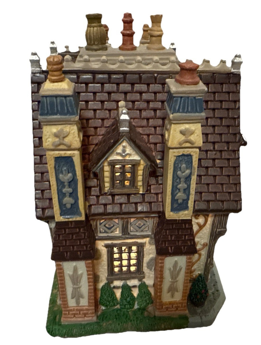 Retired 2009 Lemax Village Chimney Sweep Coventry Cove Christmas 95875 Lighted