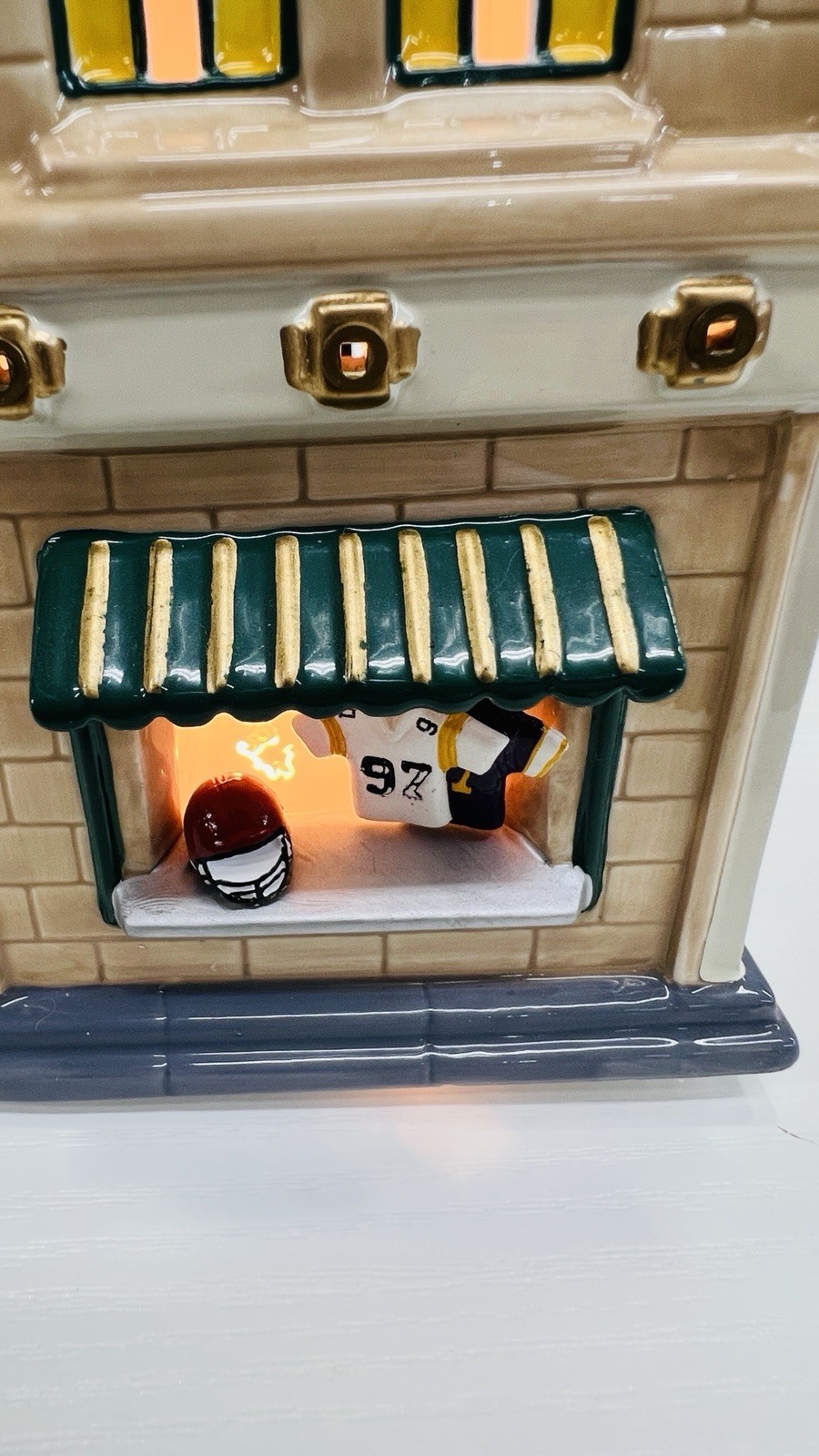 Dept 56 Snow Village “Champsfield Stadium” 55001 Retired 1999 Excellent READ !