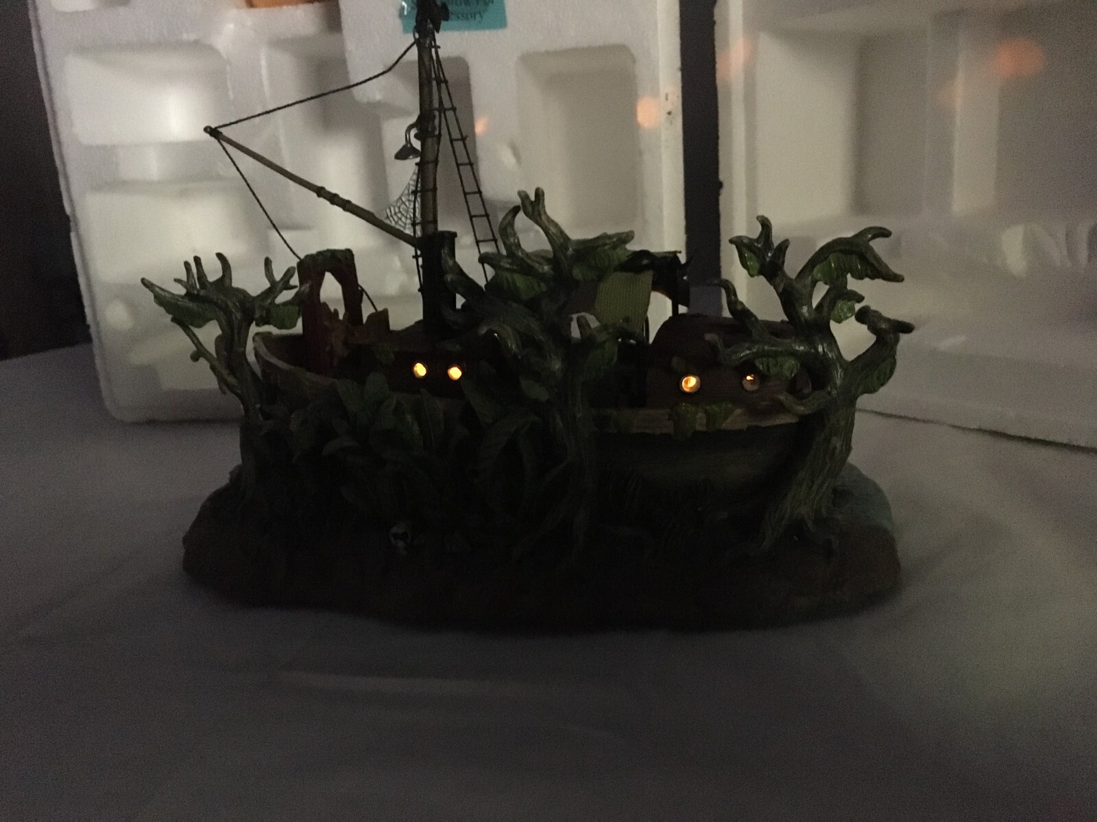 Hawthorne Village Universal Halloween Collection Haunted Rita
