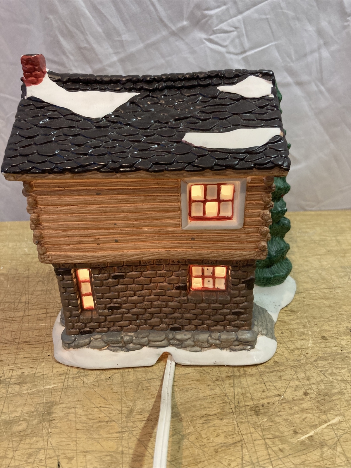1994 Lighted Seasonal Specialties Company House. Vtg Deluxe Porcelain House 523