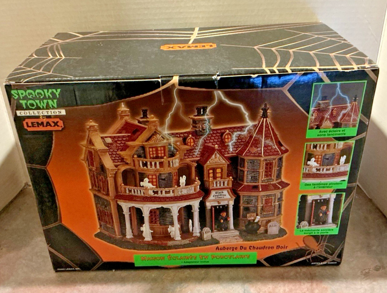 Lemax Spooky Town Black Cauldron Inn 2002 Halloween Lighted / Animated Retired