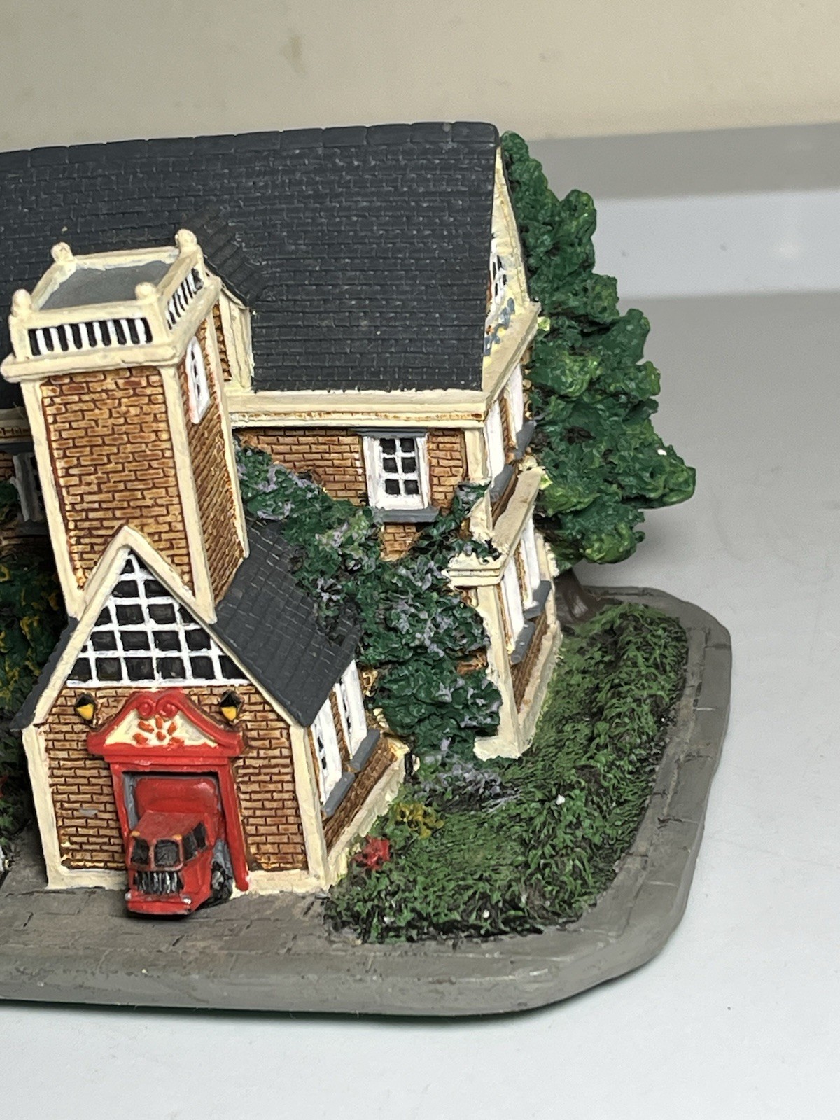 Vtg 1994 Santa’s Best Christmas In New England Village Fire Station 3-1/2” Resin