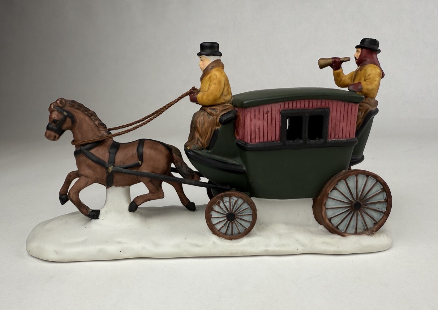 Vintage 1988 Dept 56 Heritage Village Collection Dover Coach Figurine #65900 EUC