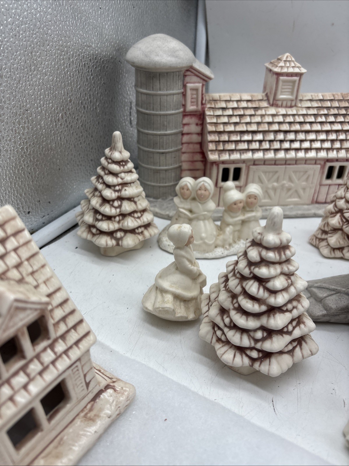 19 Pc Christmas Village Ceramic Handmade Vintage Hotel House Barn Trees 1970/80s