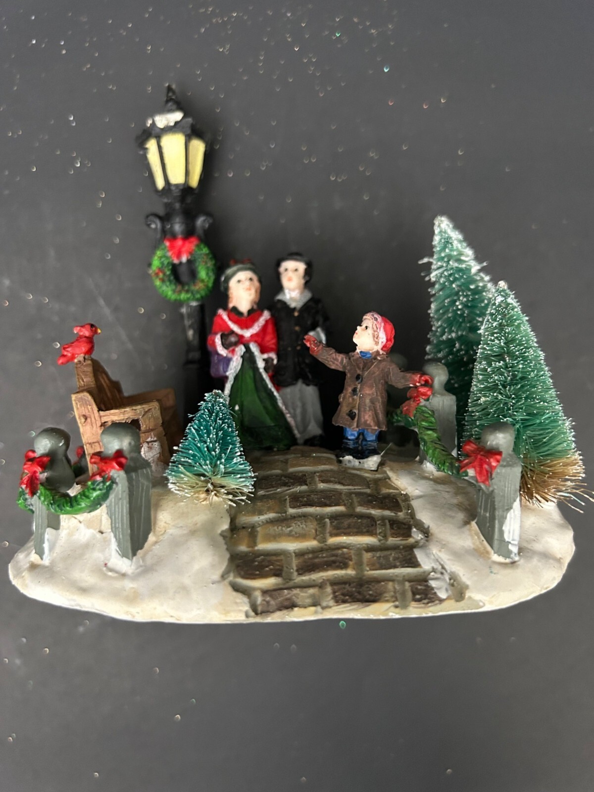 Department 18 Family In Park 2007 Vintage Collection Figurine Christmas Decor