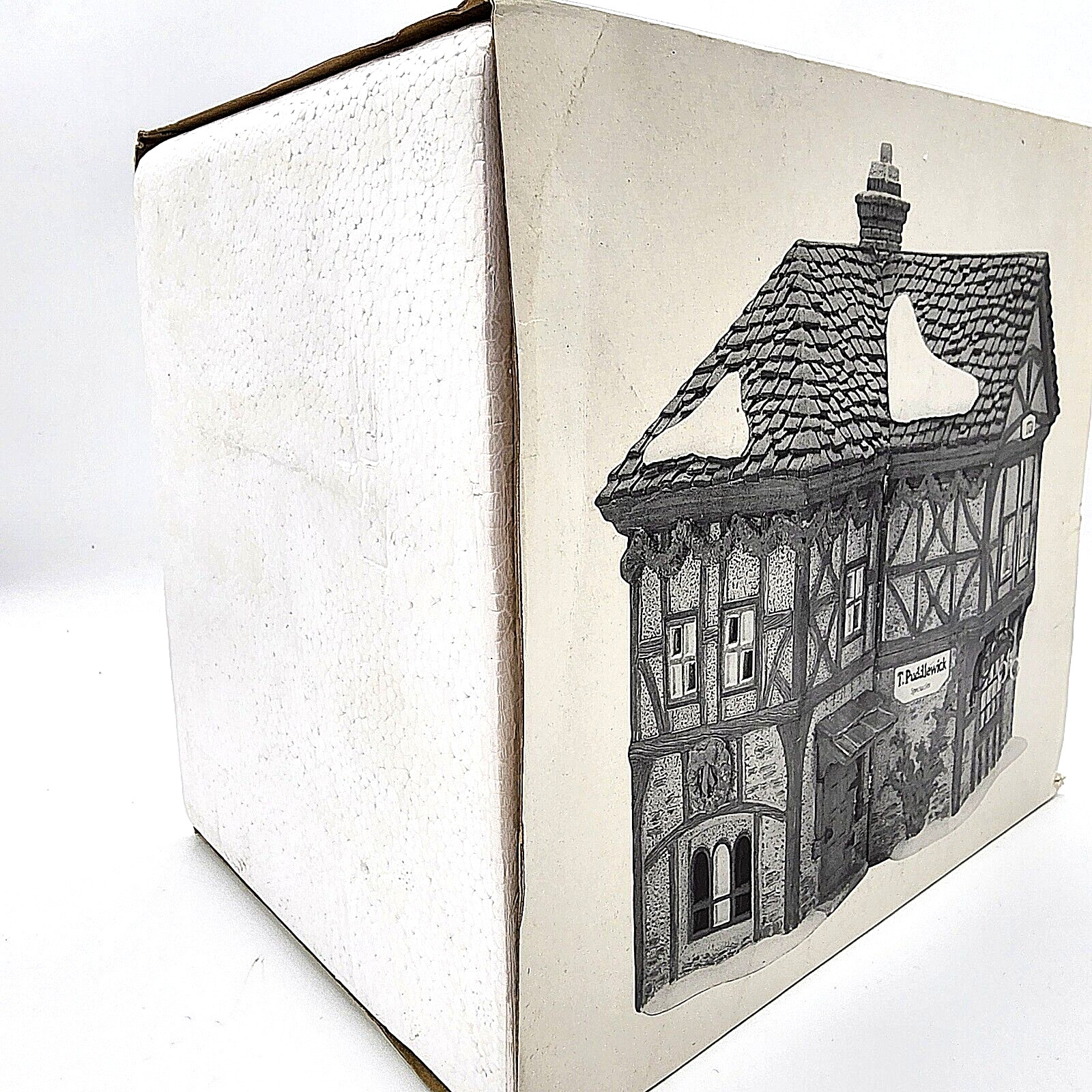 Dept 56 Dickens Village T. PUDDLEWICK SPECTACLE SHOP retired lighted porcelain