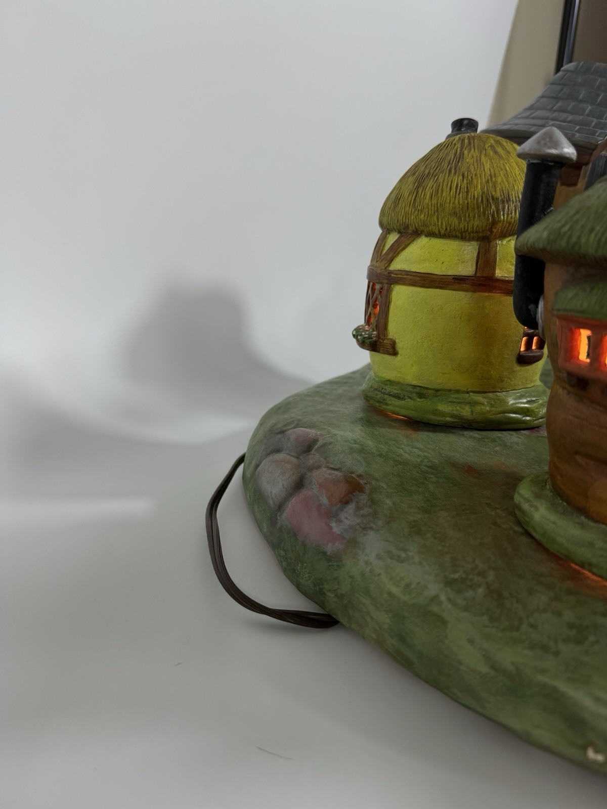 Ceramic Lighted Easter Bunny Rabbit Egg House Village Vintage 80’s – BEAUTIFUL