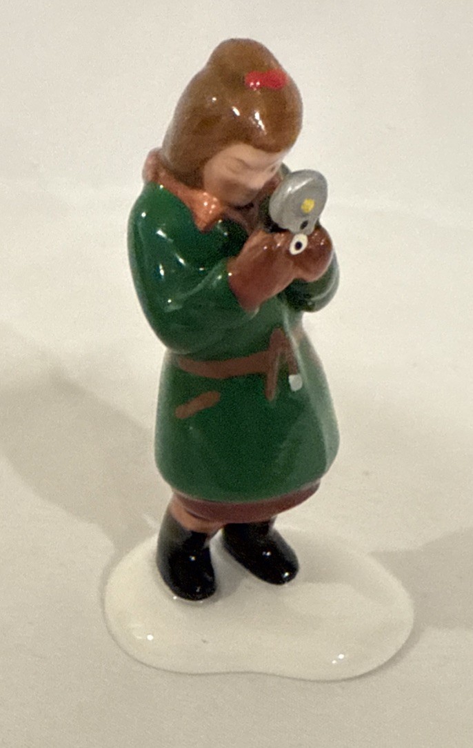 Dept 56 Looney Tunes Animation Film Festival Snow Village Christmas Read