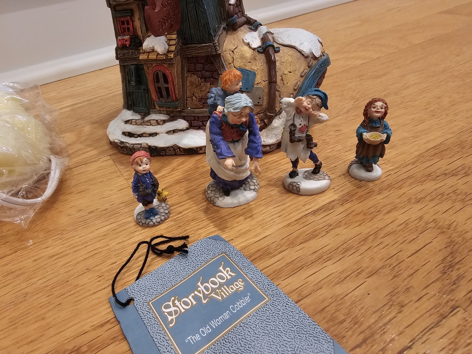 Dept 56 Storybook Village The Old Woman Cobbler Fairy Tales New NIB Set Of 5