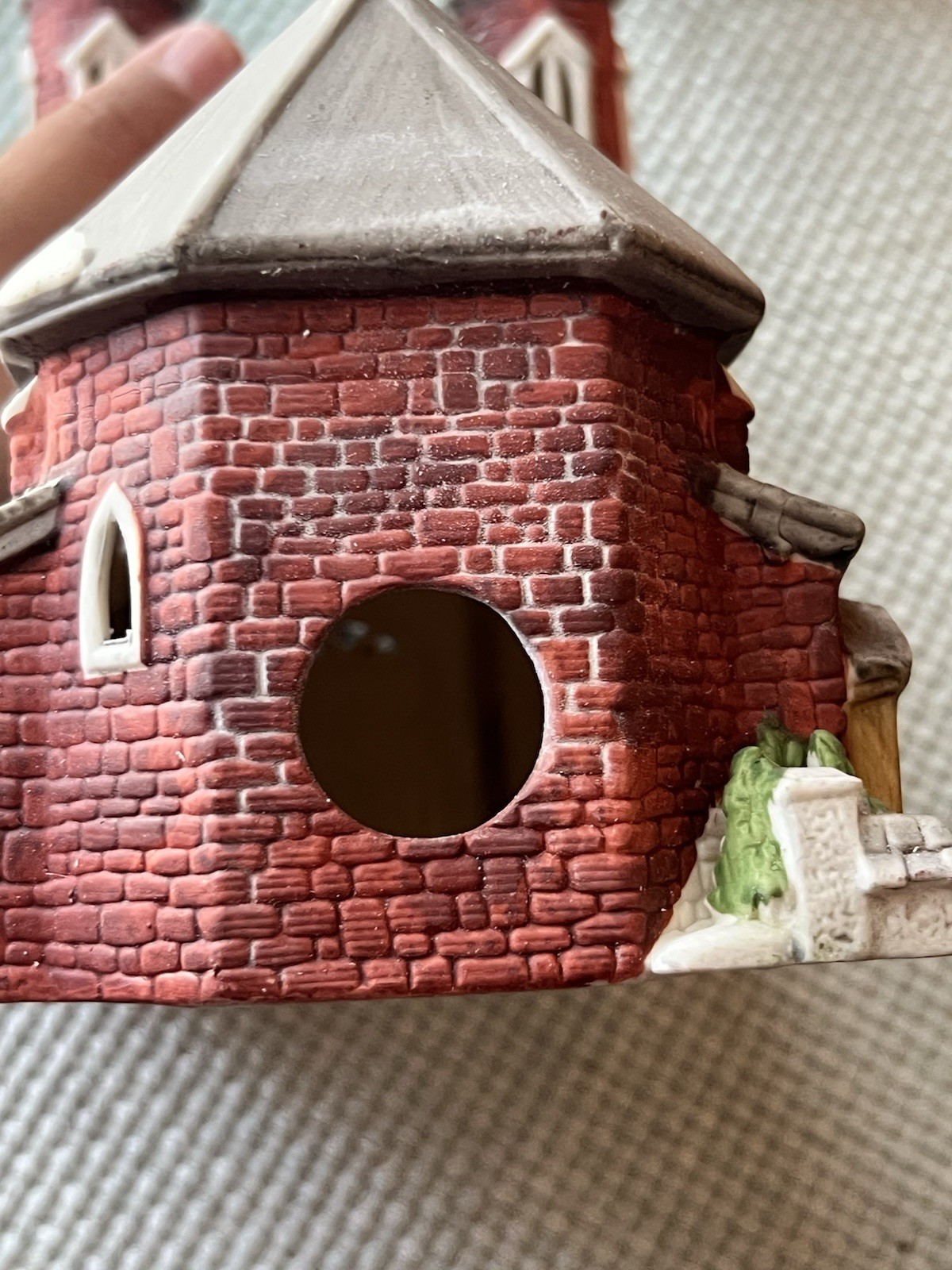 VTG CHRISTMAS VILLAGE CHURCH BISQUE PORCELAIN **LIGHTS UP*** 1980s/ 9×7”
