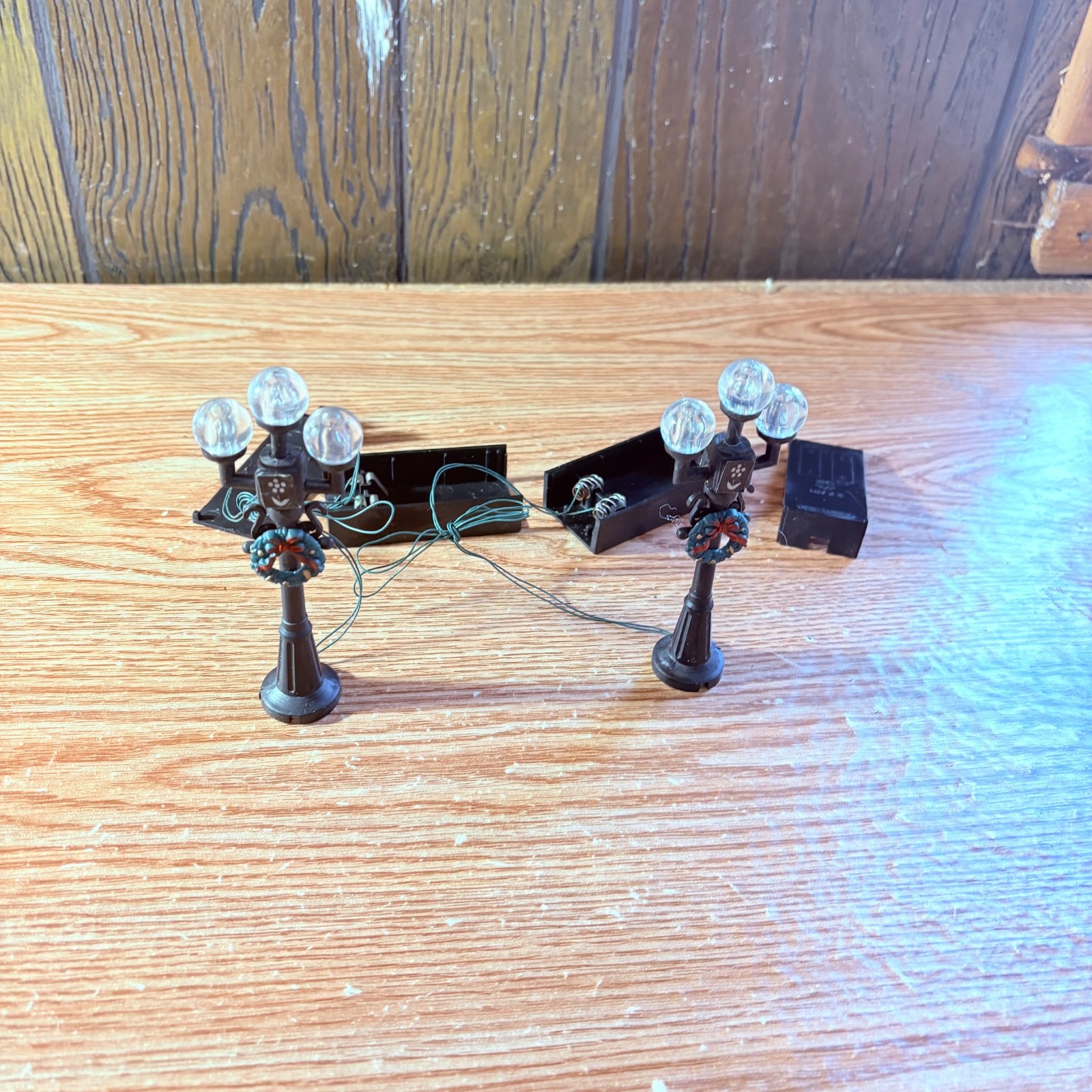Christmas Valley Street Lamps Light Up Vintage 1991 1992 Works Battery Operated