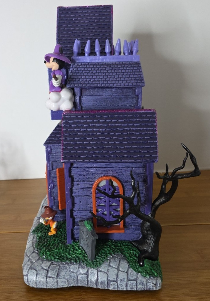 Disney Mickey & Friends Haunted House Halloween Village 9-Piece Set Lights NEW
