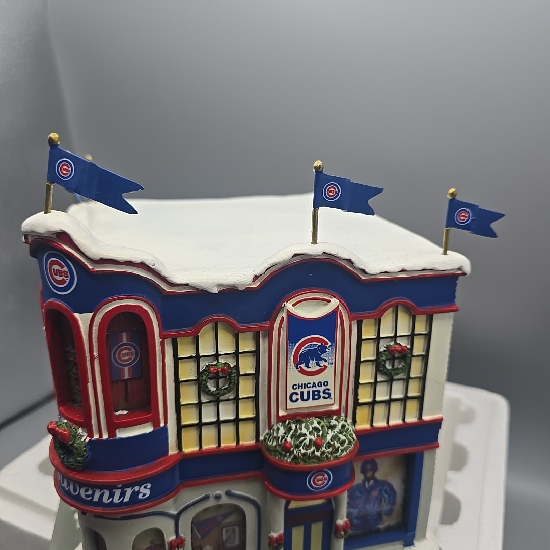 Rare Hawthorne Village Chicago Cubs Souvenir Shop 2004 Christmas Village Lighted
