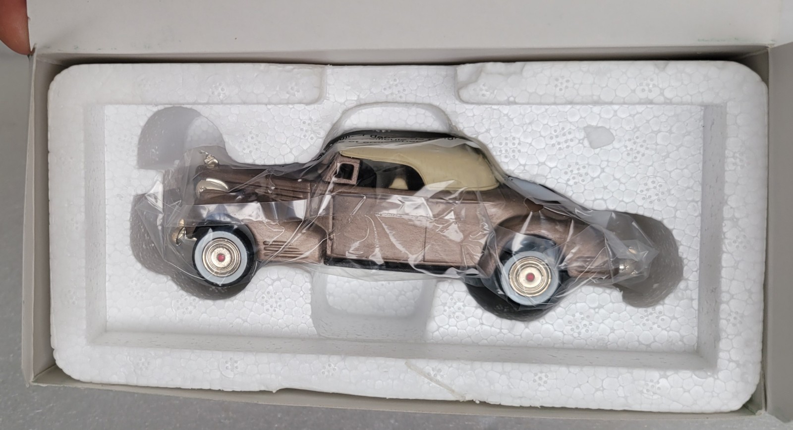 NEW Dept 56 1940 V16 Cadillac Coupe Vintage Cars 56.59416 Christmas in the City