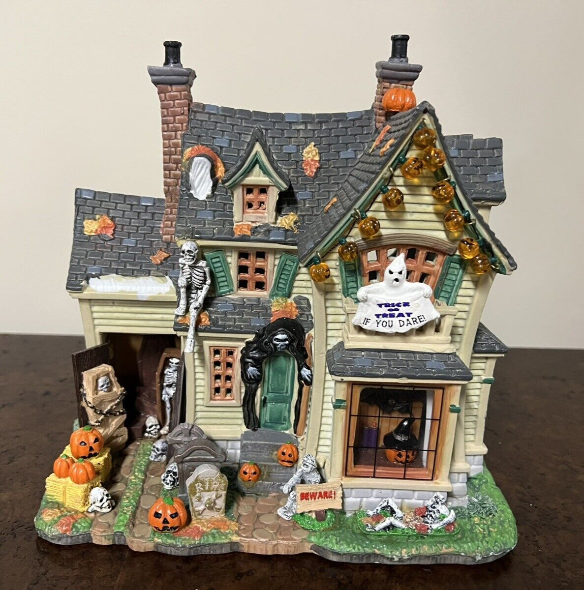 LEMAX SIGNATURE COLLECTION~ SCARIEST HALLOWEEN HOUSE~WINDOW VIEW~RETIRED 2012