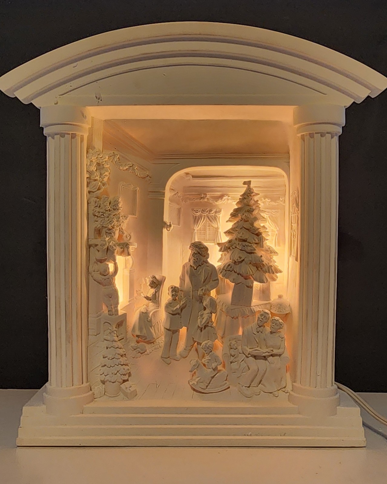 DEPT 56-78645 SILHOUETTE TREASURES HOME FOR CHRISTMAS Lighted Dickens Tree Scene