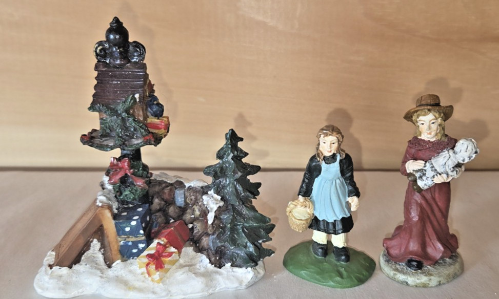 Big Lot of 27 Christmas Village Figures Lemax O’Well Folk Art