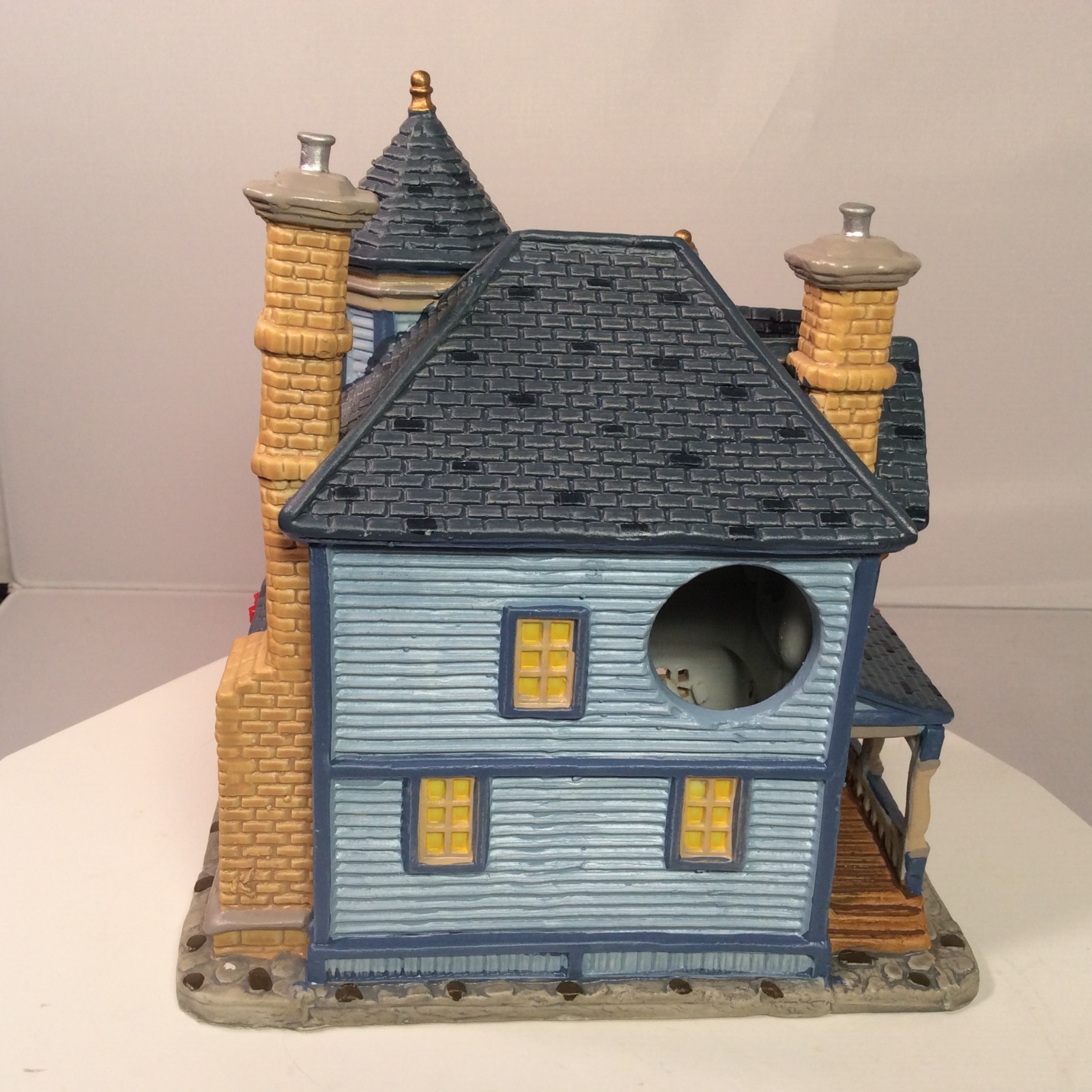 2004 LEMAX Coventry Cove Village Lighted “BENSEN HOUSE” #45116