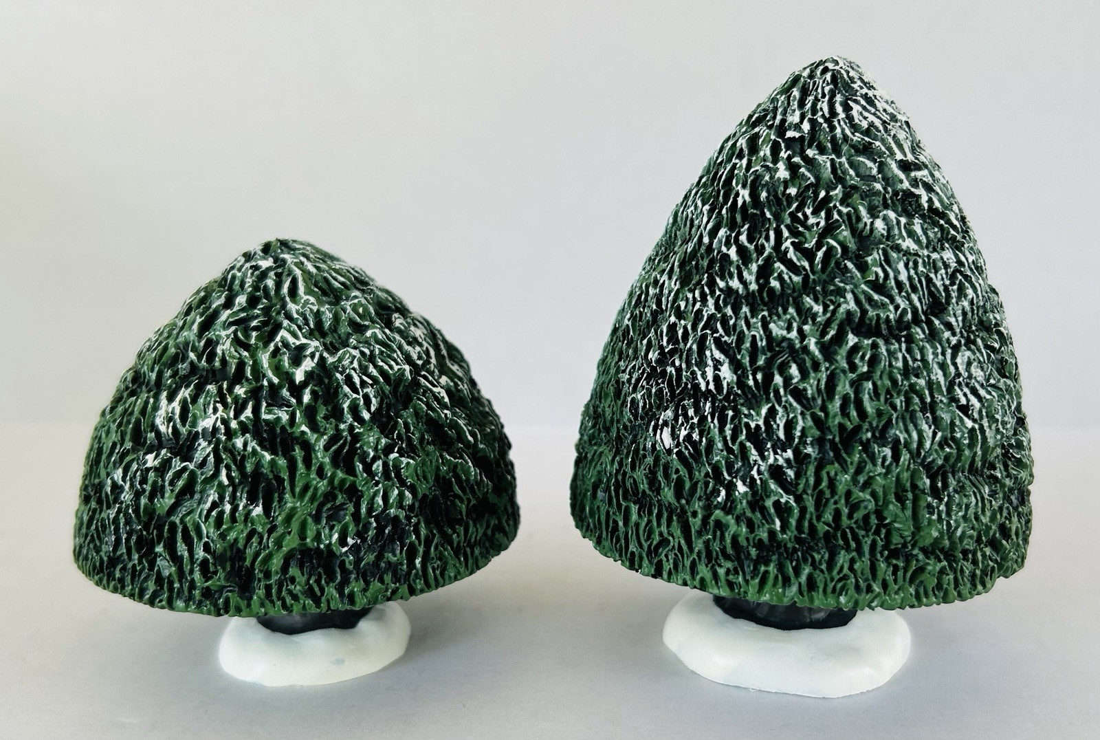 Dept 56 Christmas Village Accessories Tudor Gardens Trees #4047588