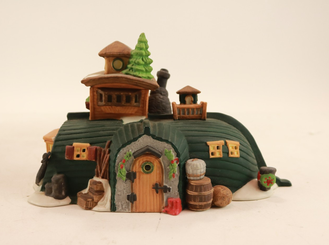Dept 56 David Copperfield “Peggotty’s Seaside Cottage” #55506