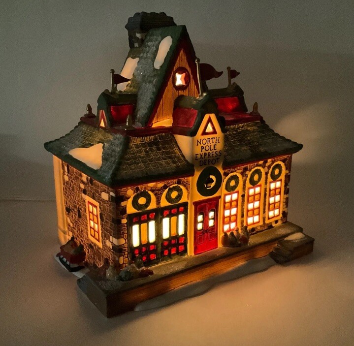Dept 56 North Pole Express Depot North Pole Series #56.56278 1993-1998