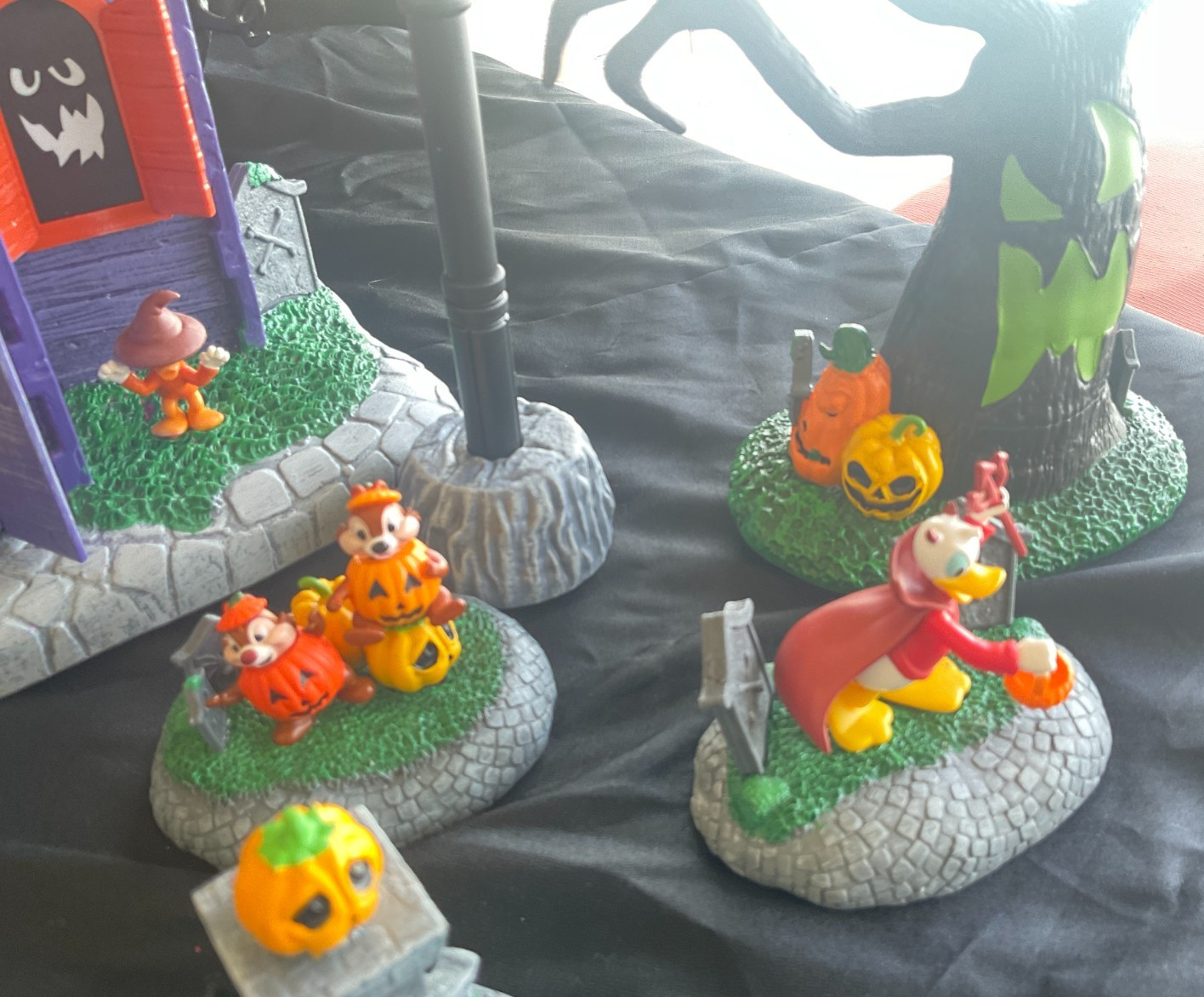 NIB Disney Mickey & Friends Halloween Village Haunted House Music 9 PC