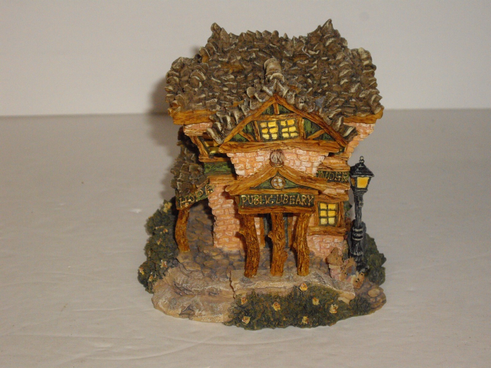 2000 Boyds Town Bearly Built Villages Public Library First Edition box