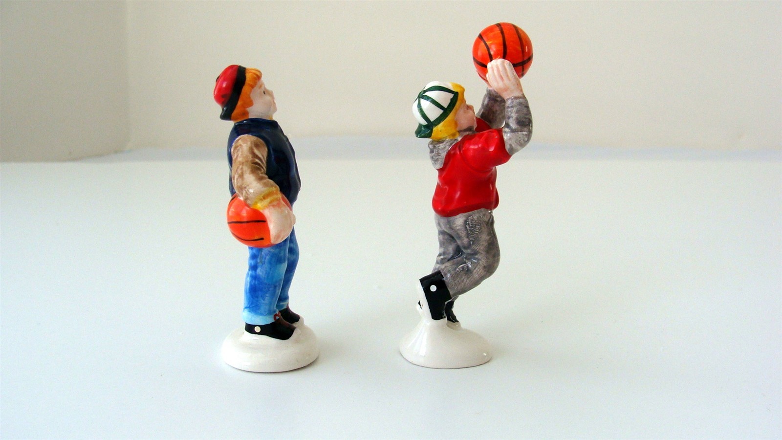 Department 56 Replacement Basketball Players Lot of 2 54893 Missing Post