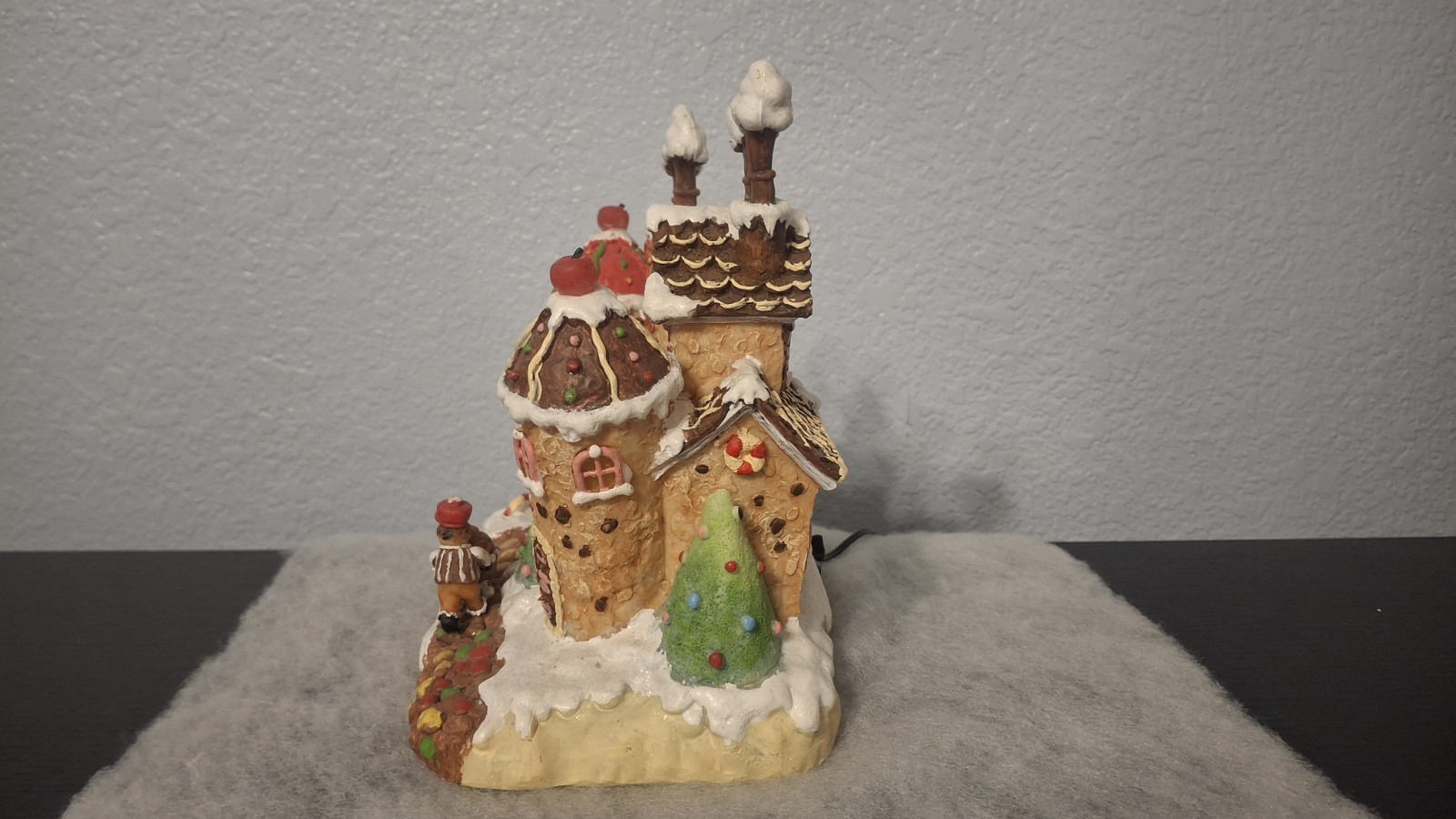 RARE Animated Candy Factory Gum Drop Ginger Bread House Store Christmas Village