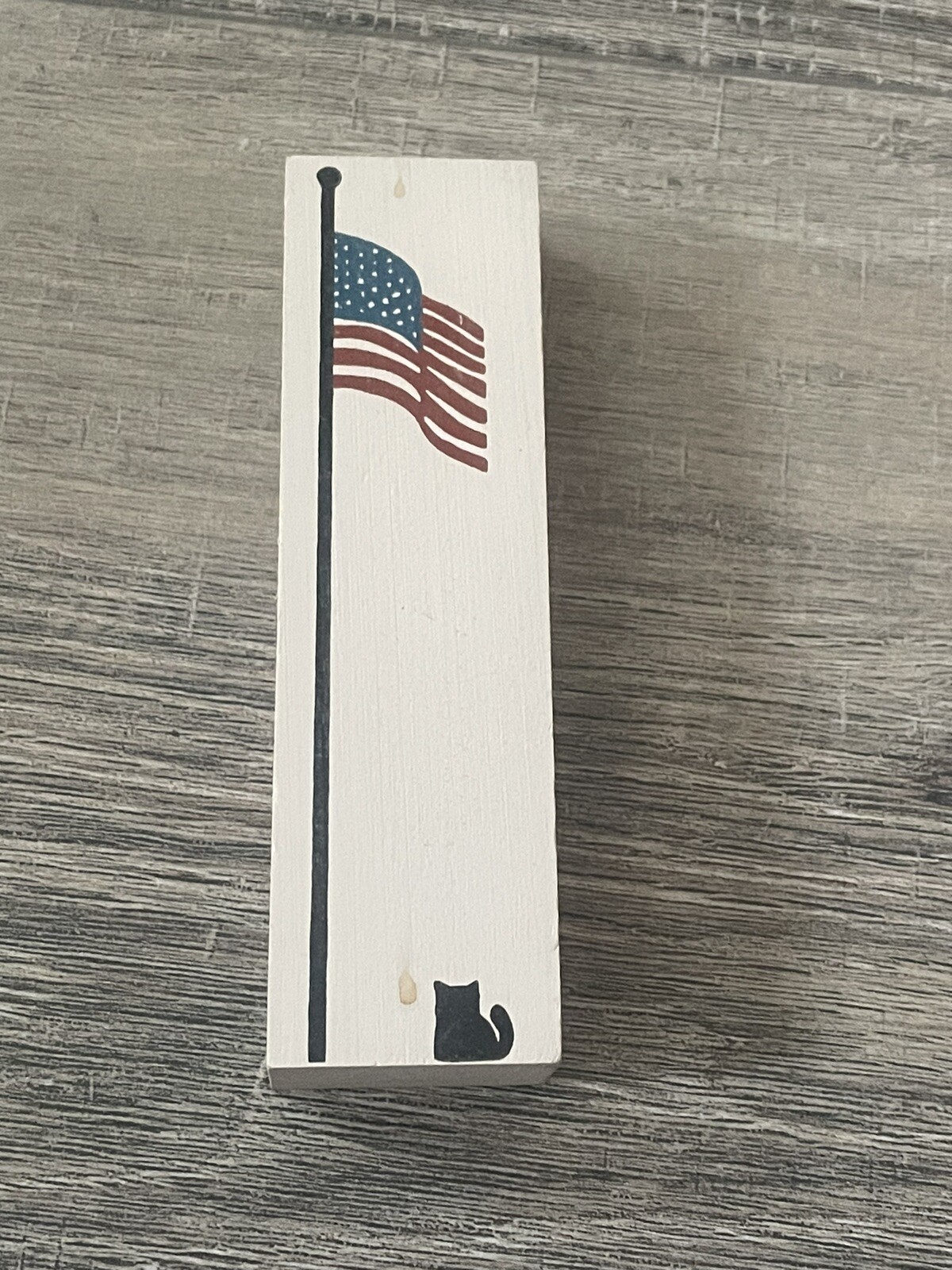 The Cat’s Meow Village ‘AMERICAN FLAG’ Pole Reversible Shelf Sitter 4-1/2″ High