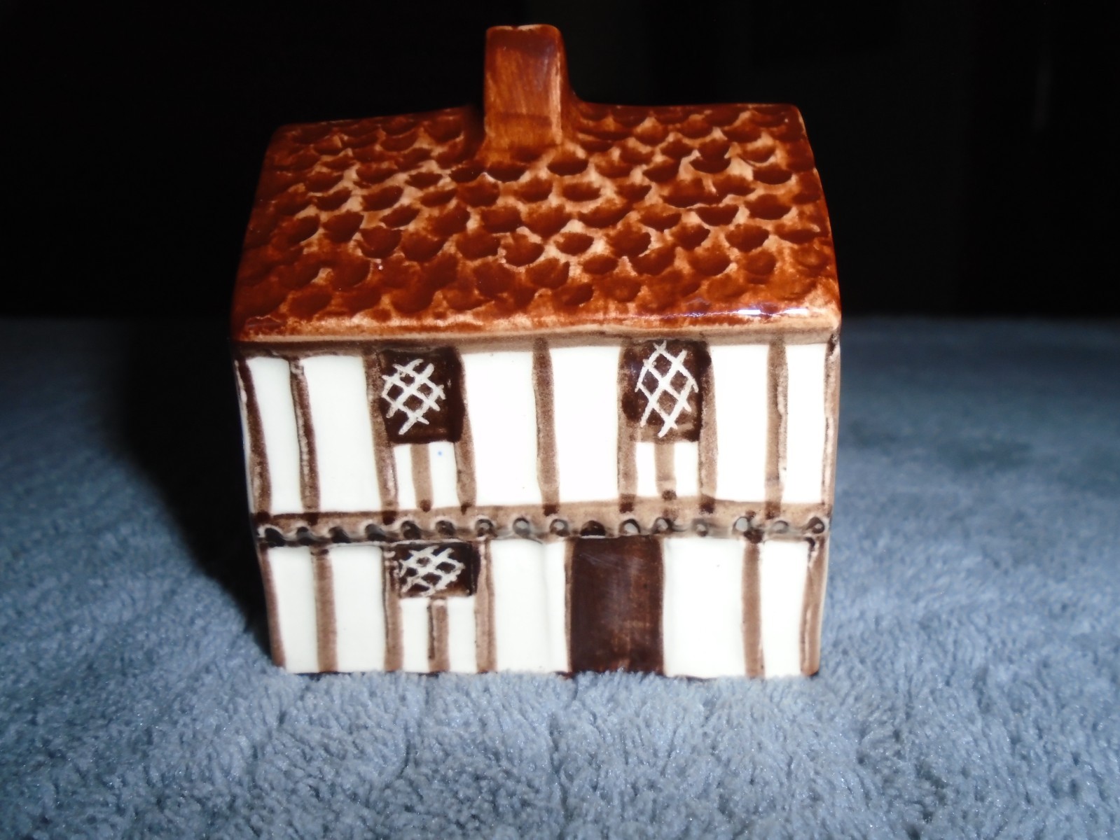 MUDLEN STUDIOS AROUND THE CORNER SUFFOLK COTTAGE MADE IN ENGLAND b2