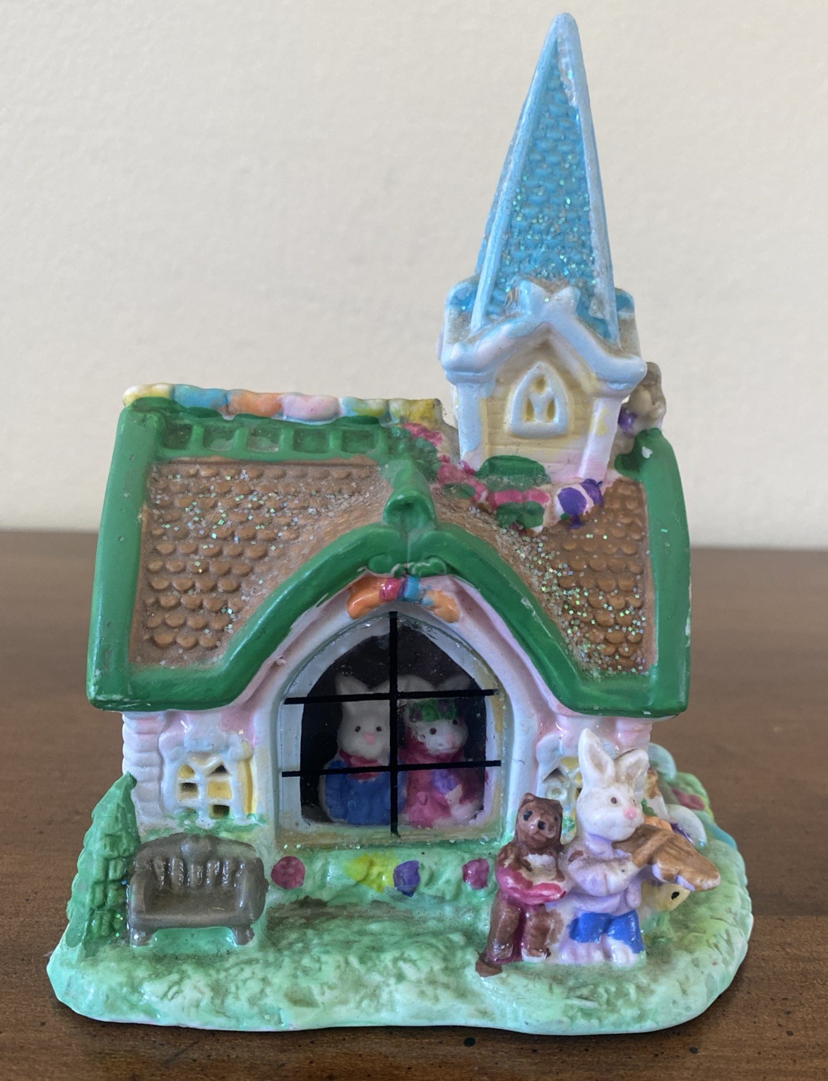 Jellybean Junction Holiday 2005 Decor One Size Green White Easter Church Bunnies