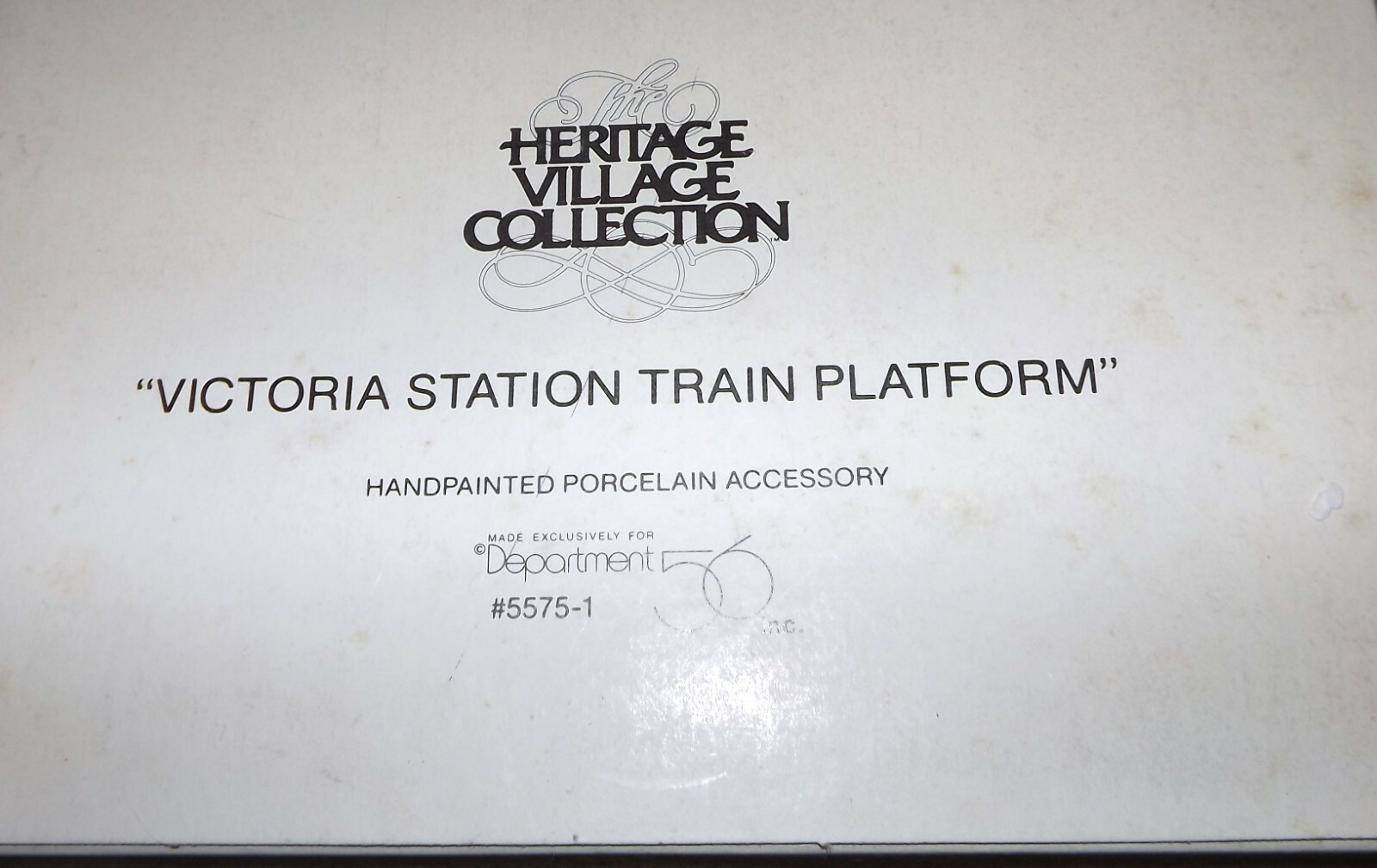 Dept 56 Heritage Village “Victoria Station Train Platform” 5575-1 in Box