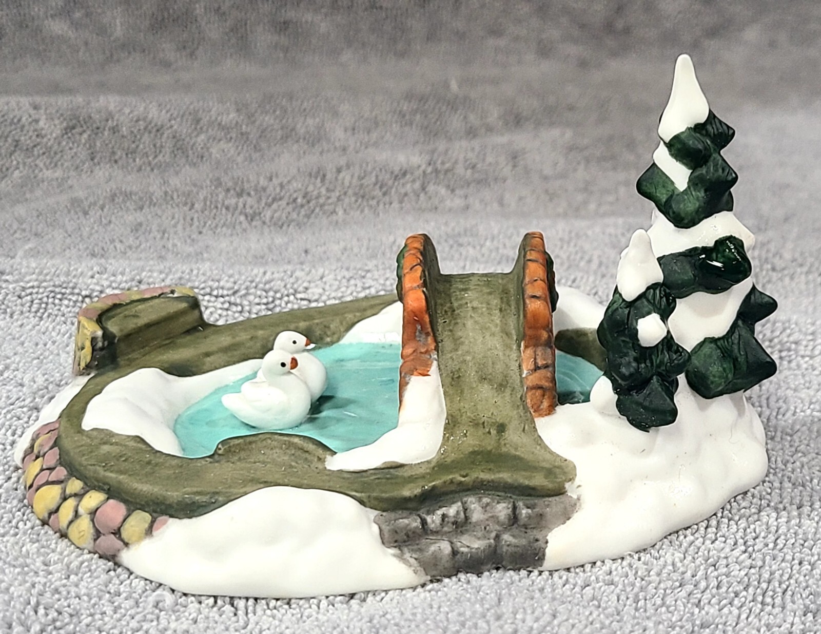 2000 Grandeur Noel Victorian Village Replacement Duck Pond Piece