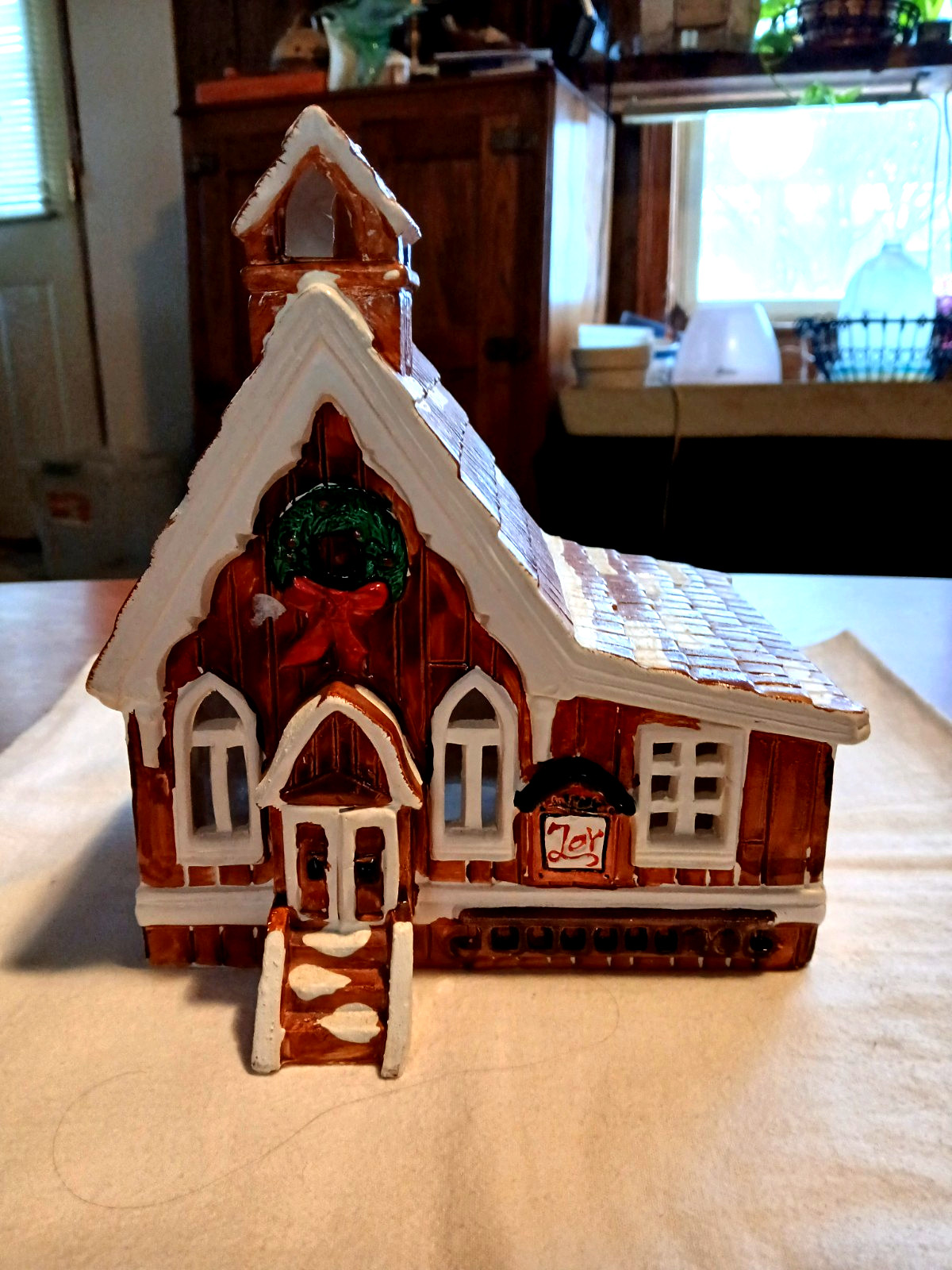 1984 Dept 56 Snow Village Pioneer Church Showhouse Series. No Light Cord or Box.