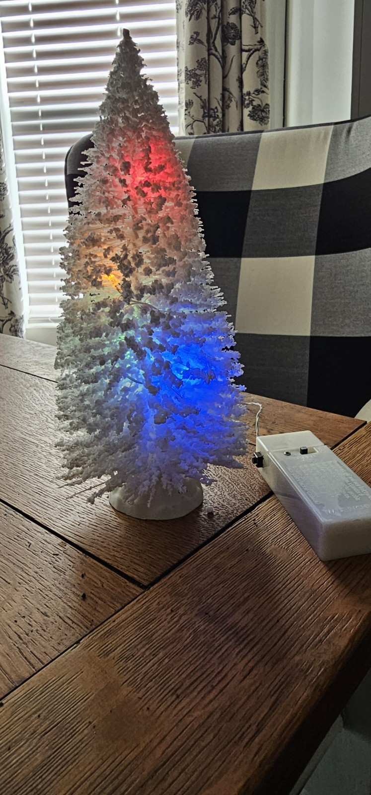 Lemax 1 White and 1 Green Christmas Tree Light Up 9″T Battery Operated