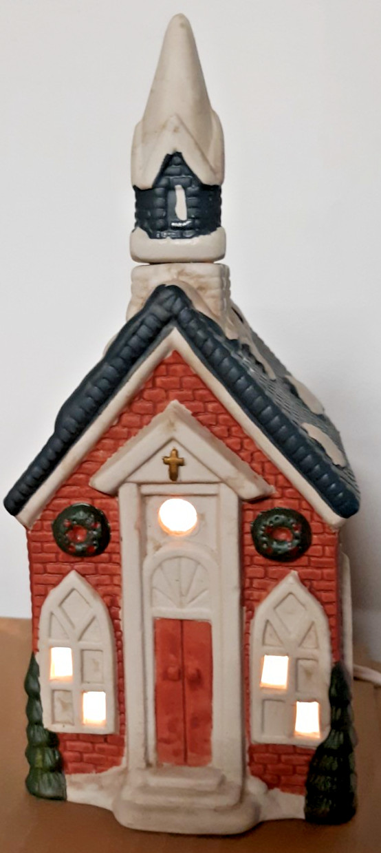 light up ceramic Christmas church 1994 Collection 9″ tall 4″ wide 5.5 deep cord