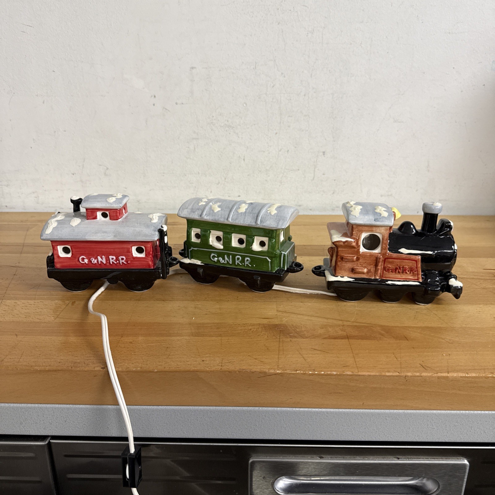 DEPT 56 G&N.R.R Ceramic Train Cars – Set of 3 – With Box – Working- LOOK