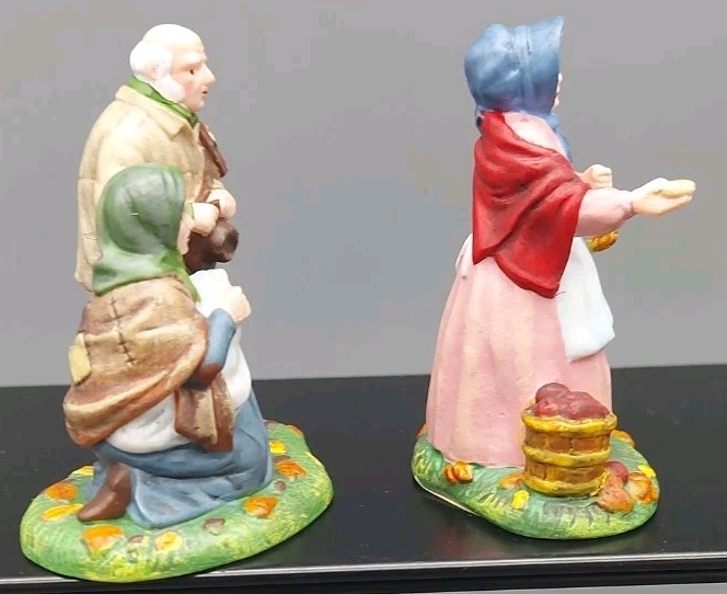 Department 56 Village Accessories Begging For Soul Cakes Excellent Condition
