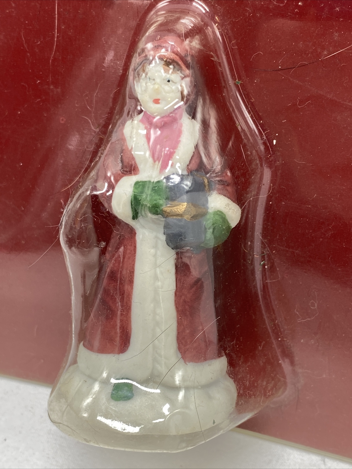 Dickens Collectables Christmas Village Accessory WOMAN Dollhouse F25