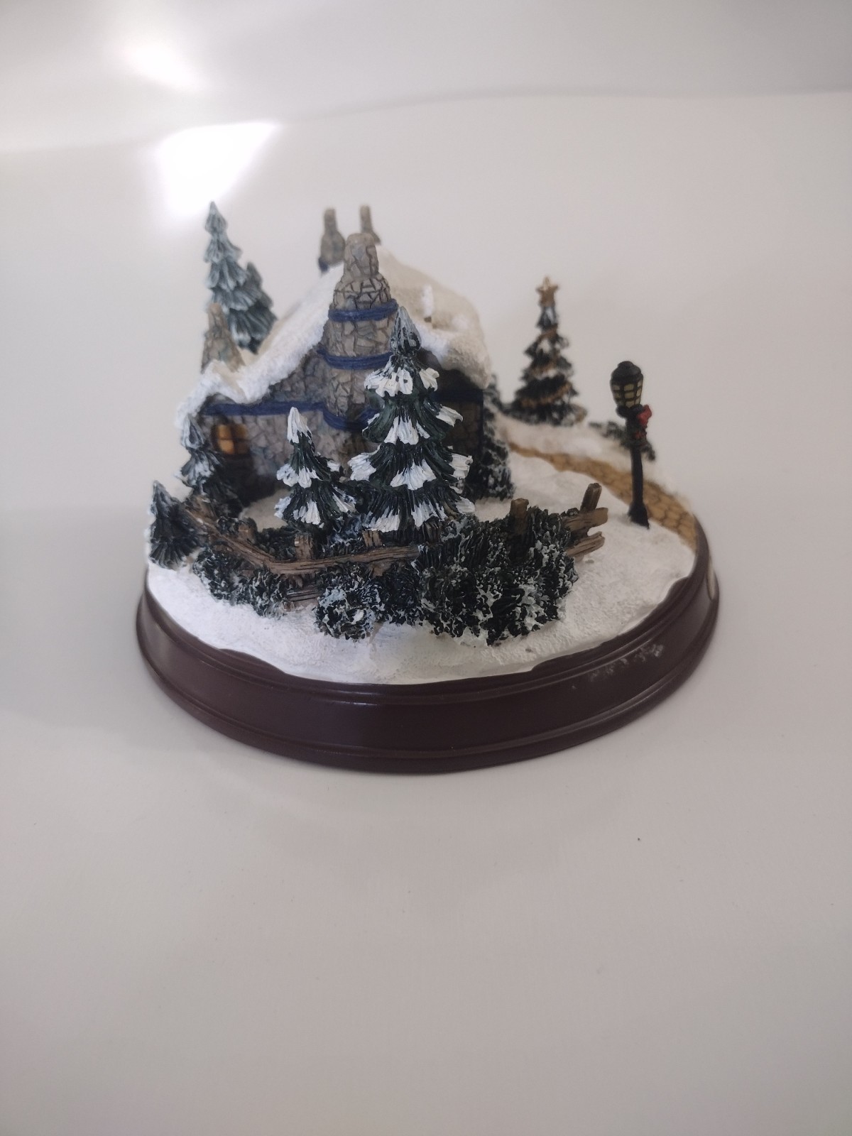 Thomas Kinkade Stonehearth Hutch Lighted Cottage Figurine AA Battery 4.5″