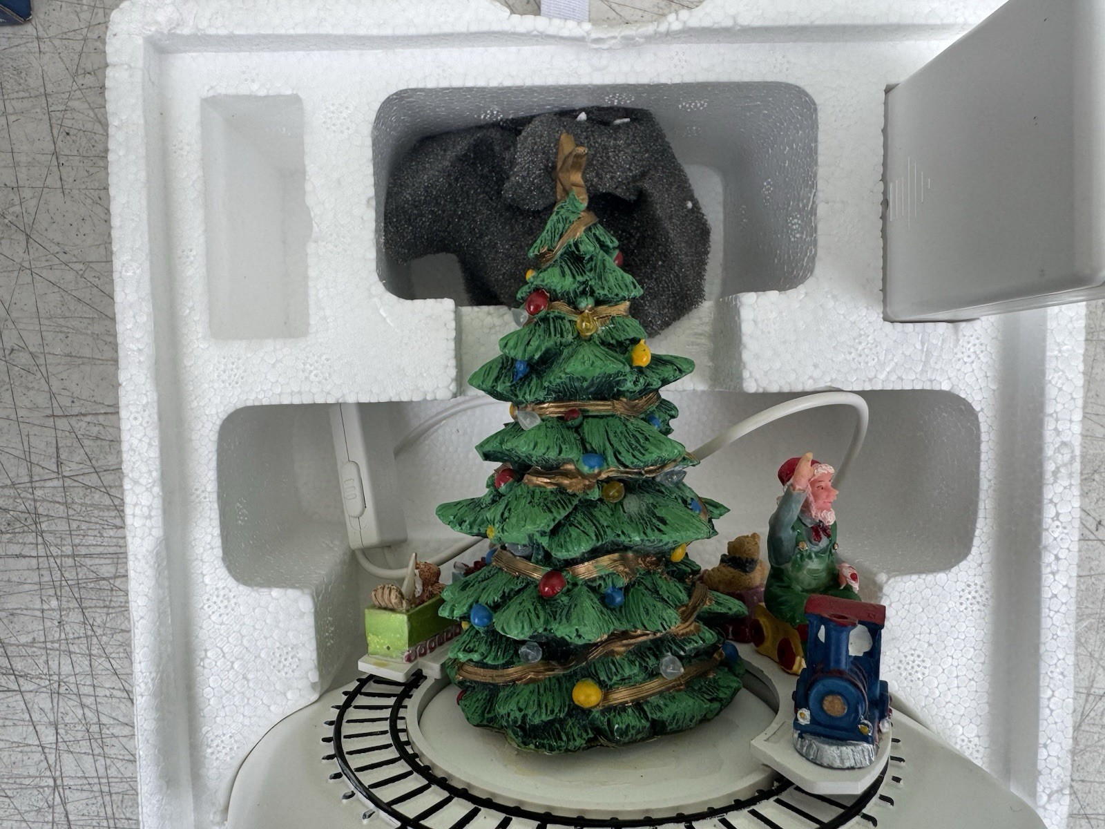 LEMAX Lighted & Animated Table Accent Christmas Train 2008 VTG with Box Excellen