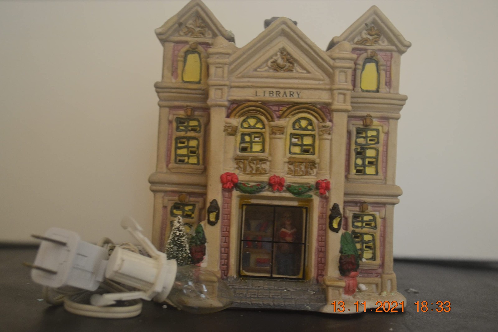 Library Porcelain Lighted House 6 1/2″ Collectible