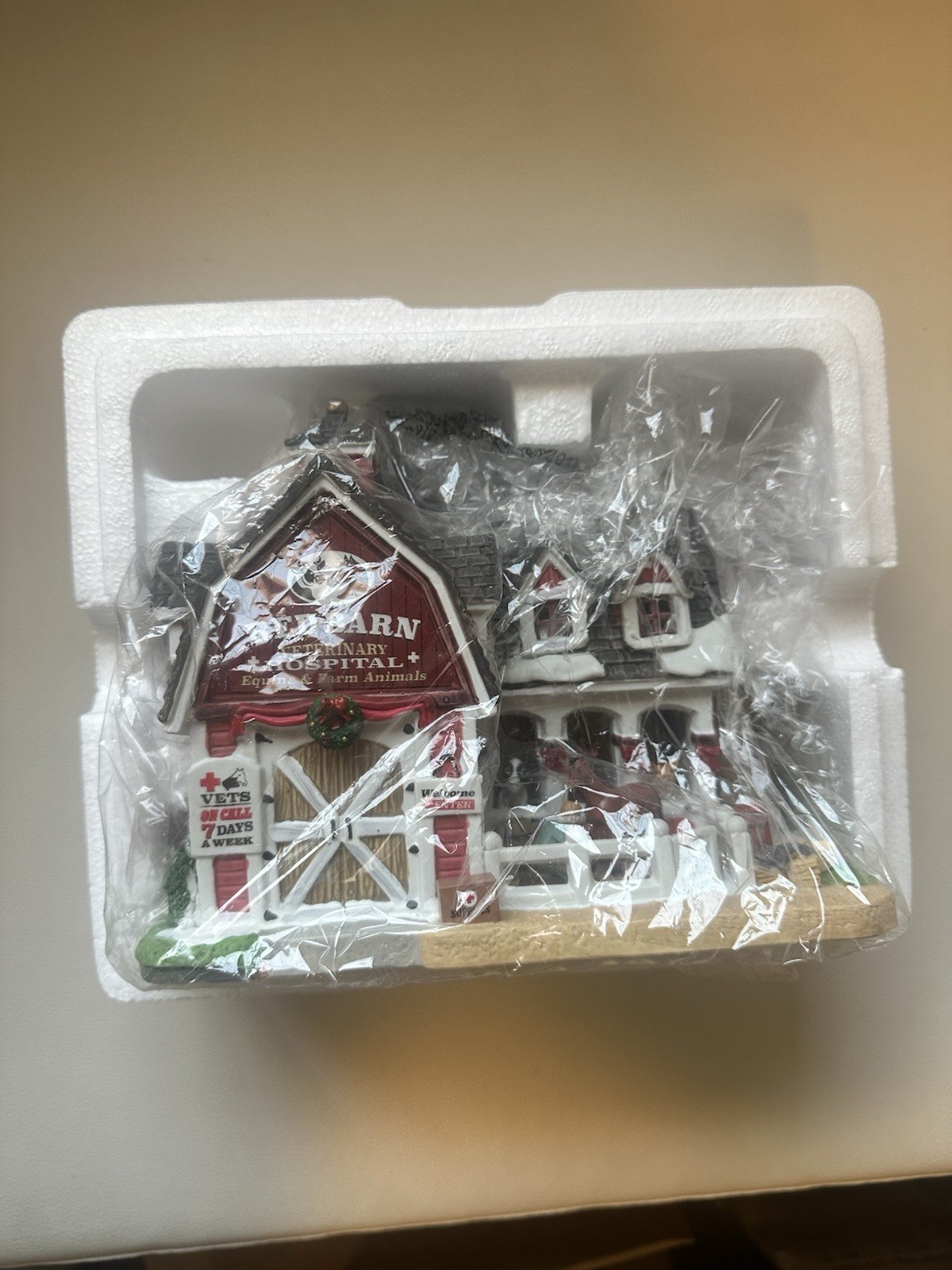 Lemax 45240 Red Barn Veterinary Hospital Harvest Crossing New In Box Free Ship