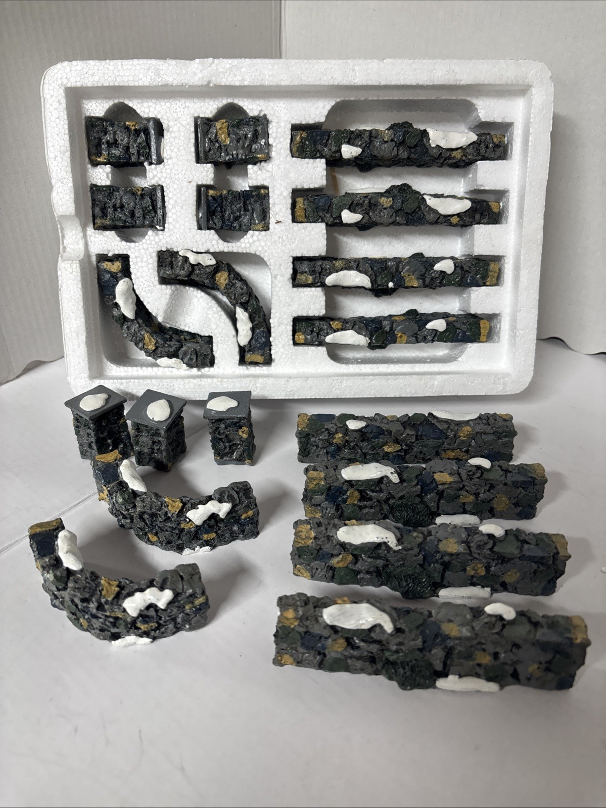 1999 Vintage Lemax Christmas Village Colonial Stone Wall Post Lot 19 Pcs Gray