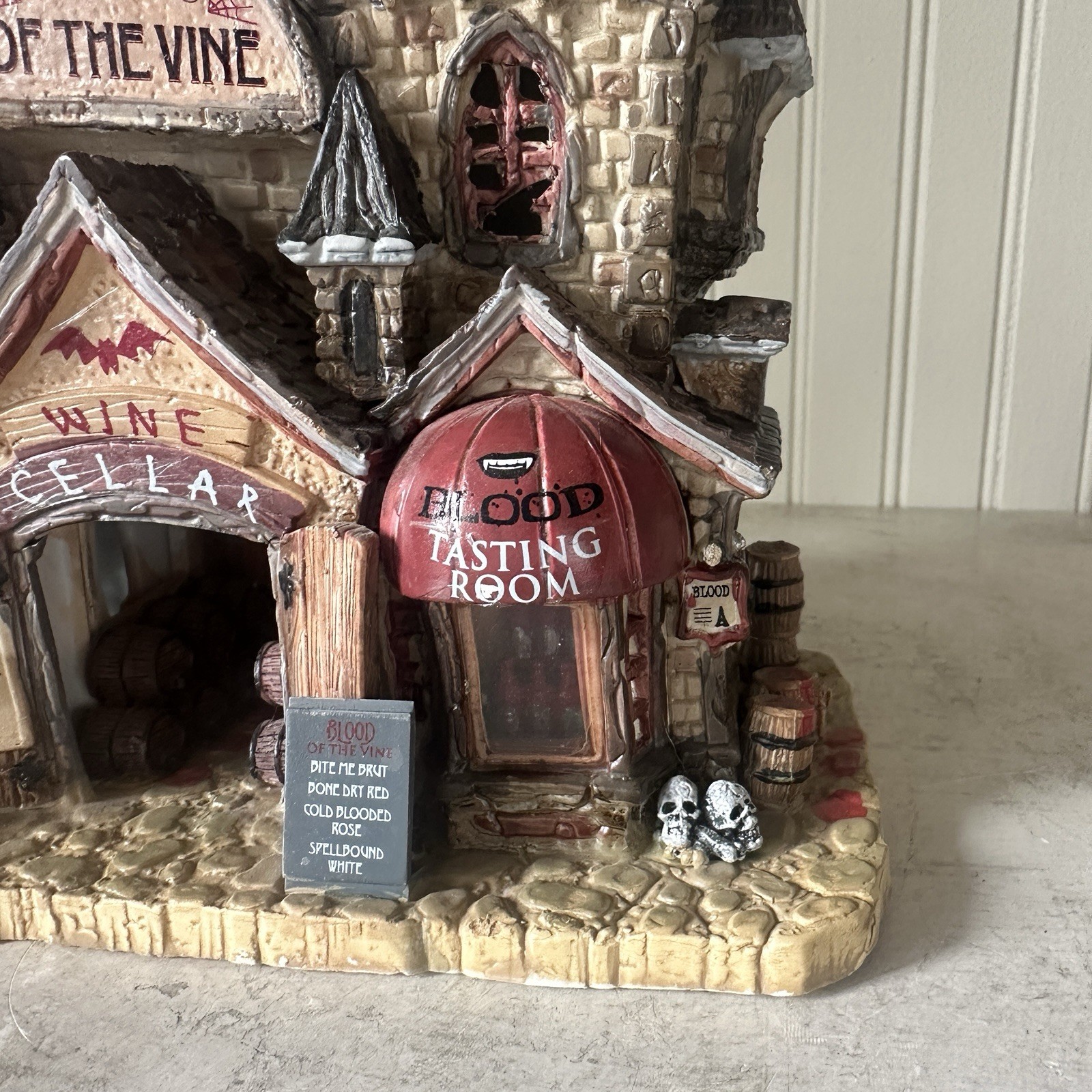 Lemax Blood of the Vine + Wine Barrel Accessory Spooky Town 2013 Lit Halloween