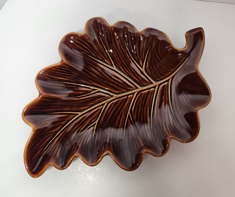 2 Department 56 Leave Design 1 Brown & 1 Gold/Brown Tone Serving Dishes