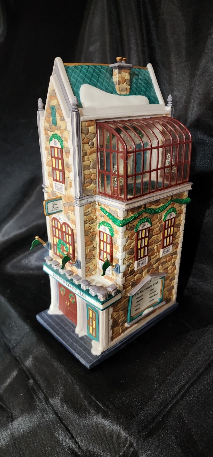 Dept 56 Christmas in the City “University Club” #58945 Item#309