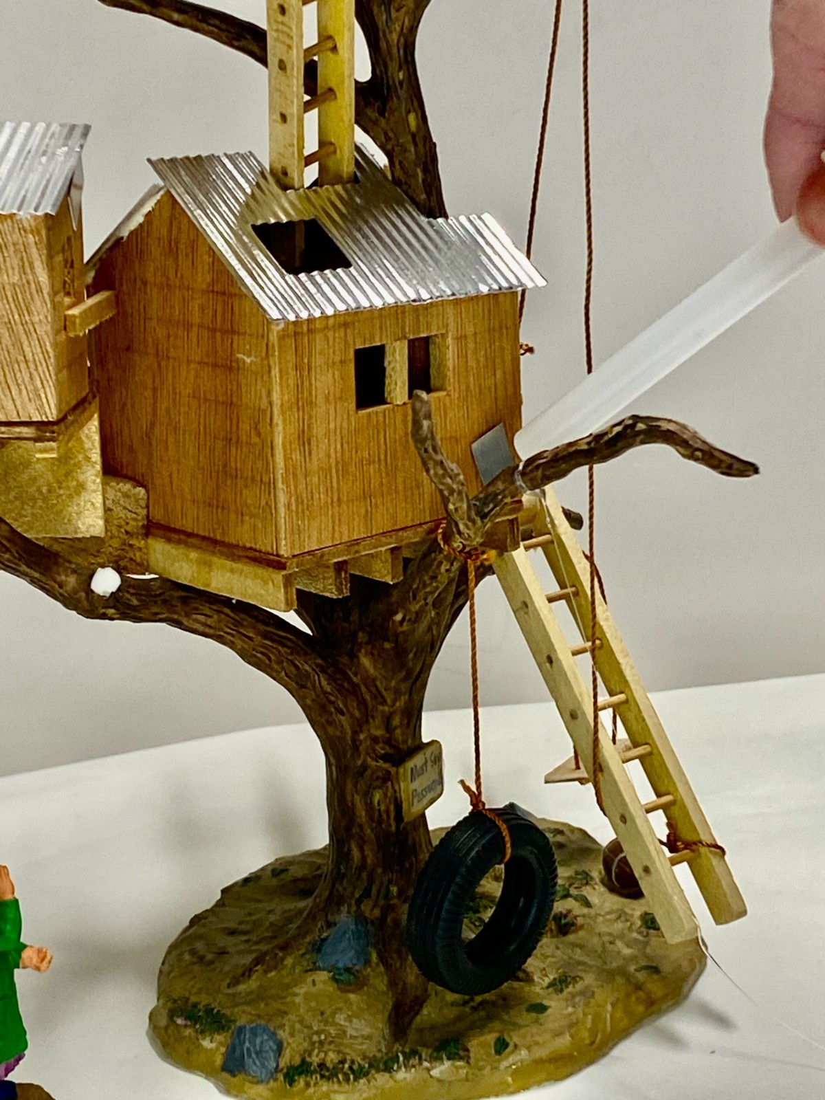 Lemax Village Collection Steven’s Hideout Treehouse 2000