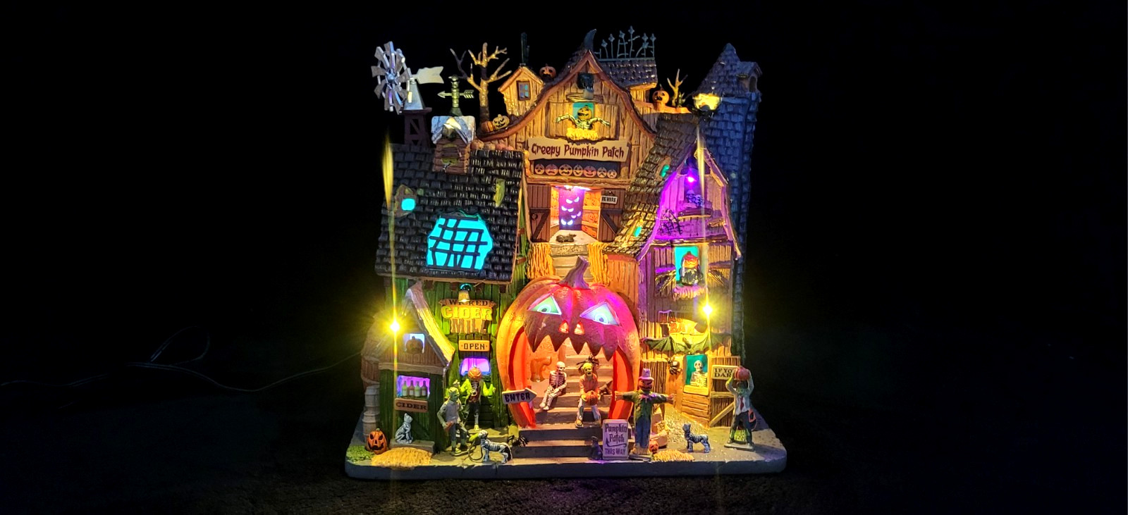 Lemax Spooky Town Creepy Pumpkin Patch NIB Lighted Facade- Michael’s Exclusive